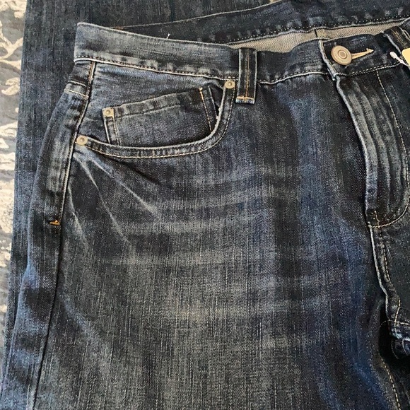 Tommy Bahama Men's Medium Wash Jeans 35X30 - Picture 4 of 8
